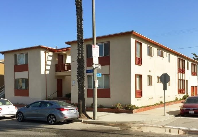 4799 E Ocean Blvd in Long Beach, CA - Foto de edificio