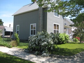 901 Franklin St in Petoskey, MI - Foto de edificio - Building Photo