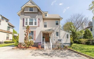 453 Lancaster Ave, Unit 1 in Haverford, PA - Building Photo