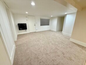 211 West End Ave, Unit B in San Rafael, CA - Building Photo - Building Photo