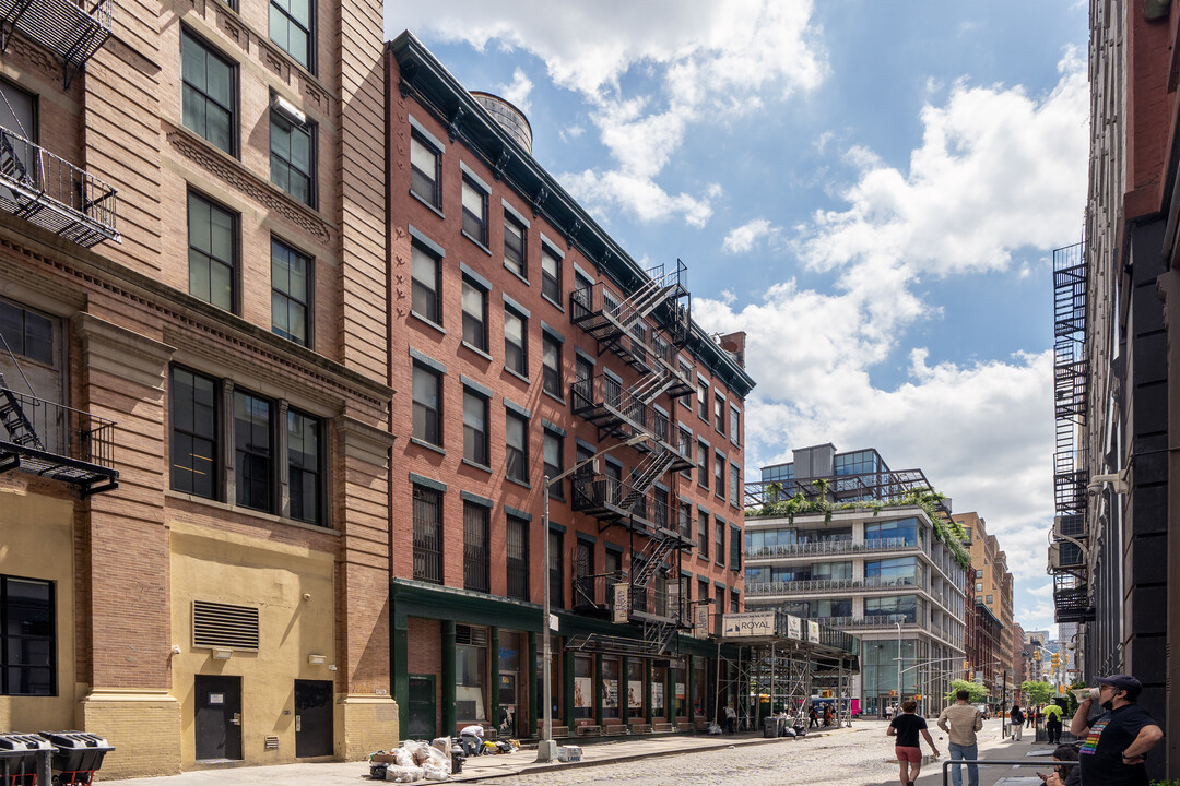 153 Crosby Street in New York, NY - Building Photo