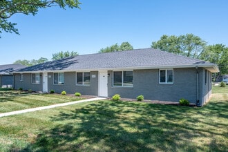 52 Flats in West Lafayette, IN - Foto de edificio - Building Photo