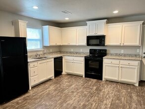 1210 2nd Ave, Unit B in Canyon, TX - Building Photo - Building Photo