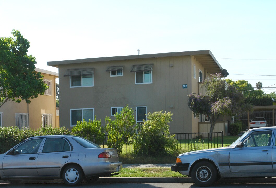 464 Lewis Road in San Jose, CA - Foto de edificio