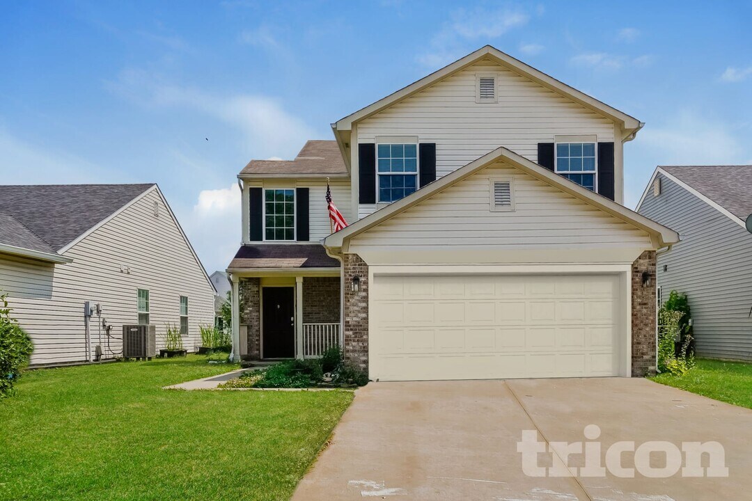 11949 Titania Cir in Indianapolis, IN - Building Photo