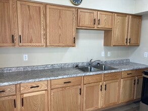 629 Kennedy Dr, Unit 4 in Grand Island, NE - Building Photo - Building Photo