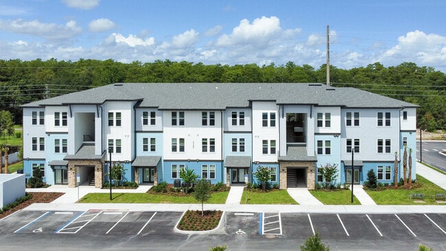 Pinnacle at Wesleyan in Kissimmee, FL - Foto de edificio - Building Photo