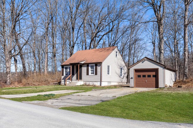 144 Old West Point Rd E in Garrison, NY - Building Photo - Building Photo