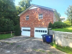1505 Turfwood Dr in Winston-Salem, NC - Building Photo - Building Photo