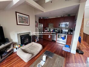 30 Temple St, Unit 4F in Boston, MA - Building Photo - Building Photo