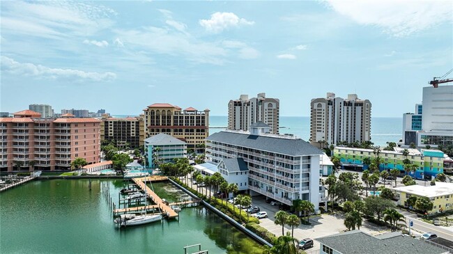 445 HAMDEN Dr in Clearwater Beach, FL - Foto de edificio - Building Photo