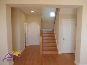 5395 Knotty Pine Way in Sacramento, CA - Building Photo - Building Photo