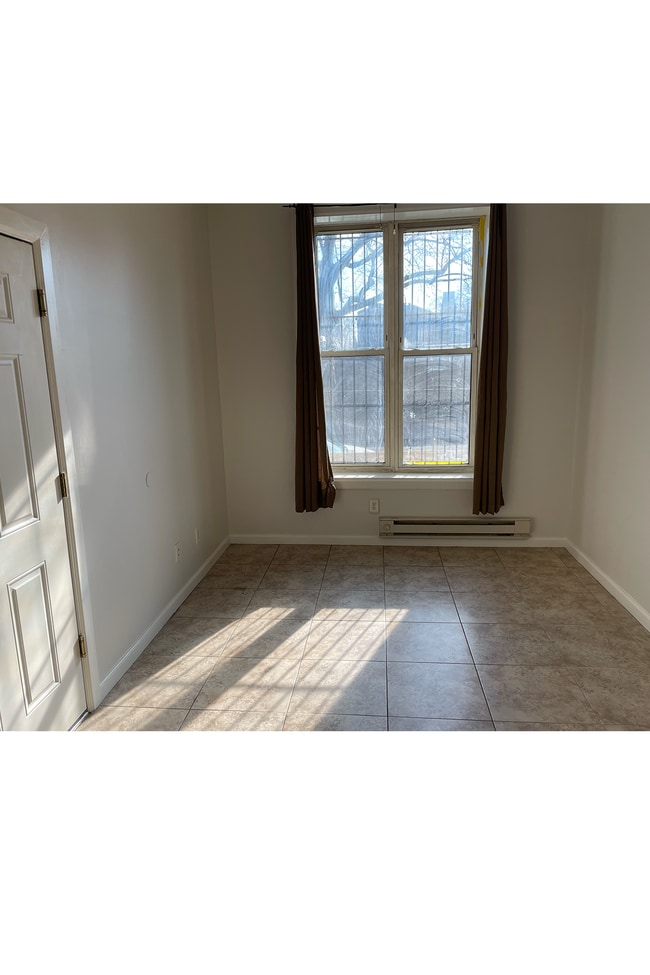 2013 N College Ave, Unit 1 in Philadelphia, PA - Building Photo - Building Photo