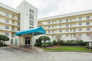 8700 Ridgewood Ave in Cape Canaveral, FL - Building Photo