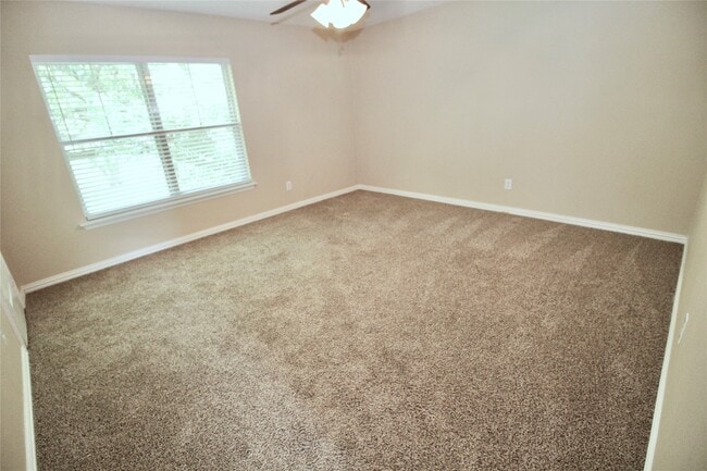 property at 612 E Castle Harbour Dr