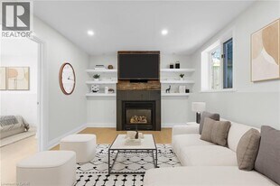 79 Central Dr in Hamilton, ON - Building Photo