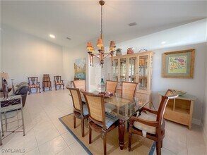8310 Big Acorn Cir in Naples, FL - Building Photo - Building Photo