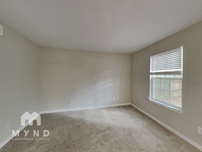6437 Phillips Ct in Lithonia, GA - Foto de edificio - Building Photo