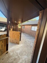 15715 Rolling Timbers Dr in Houston, TX - Foto de edificio - Building Photo