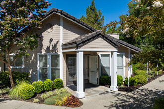 Chardonnay Gardens in Livermore, CA - Foto de edificio - Building Photo