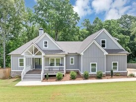 1021 Windsor Creek Dr in Madison, GA - Building Photo