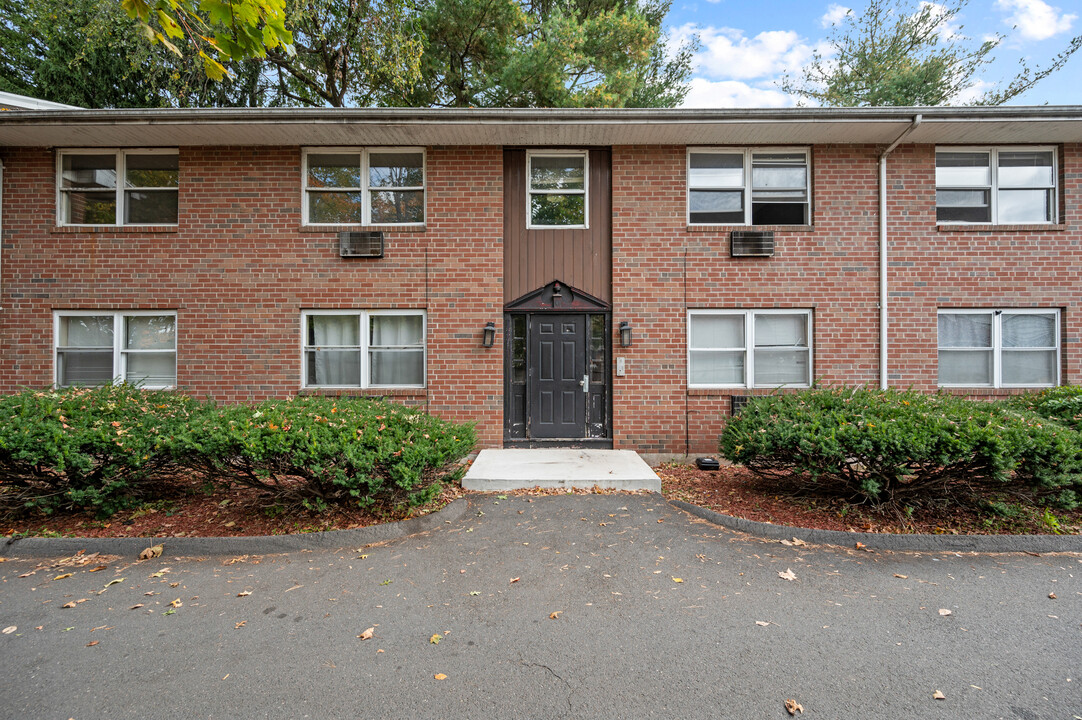 106 Central Ave in East Hartford, CT - Building Photo