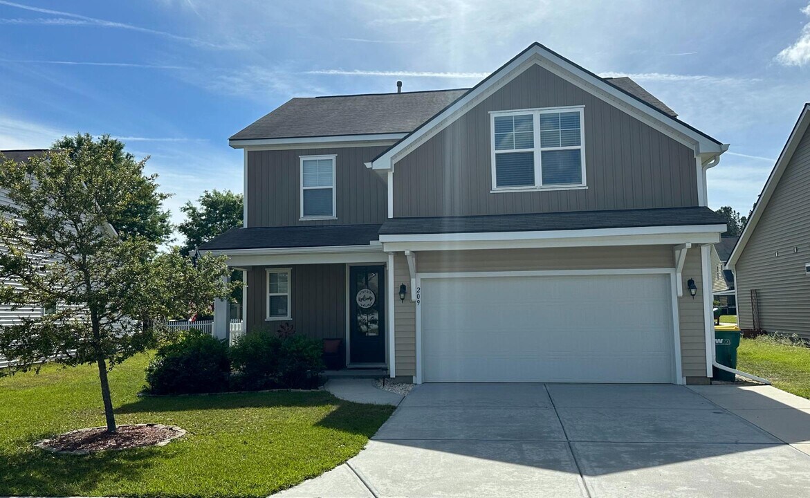 209 Waterstone Wy in Bluffton, SC - Building Photo