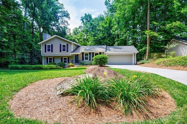 155 Moonshadow Ct in Roswell, GA - Building Photo - Building Photo