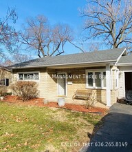 32 St Laurence Dr in Florissant, MO - Building Photo - Building Photo