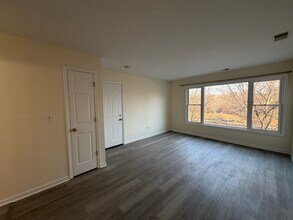 6323 W Fullerton Ave, Unit 2 in Chicago, IL - Building Photo - Building Photo