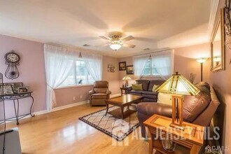 2 Matson Rd in Edison, NJ - Building Photo - Building Photo