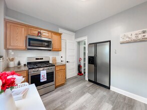 2039 W 23rd St, Unit G00C in Chicago, IL - Building Photo - Building Photo