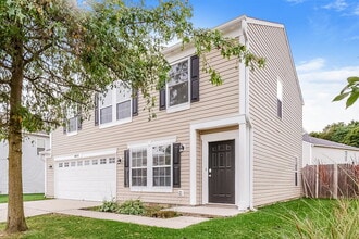 8024 Gathering Ln in Indianapolis, IN - Foto de edificio - Building Photo