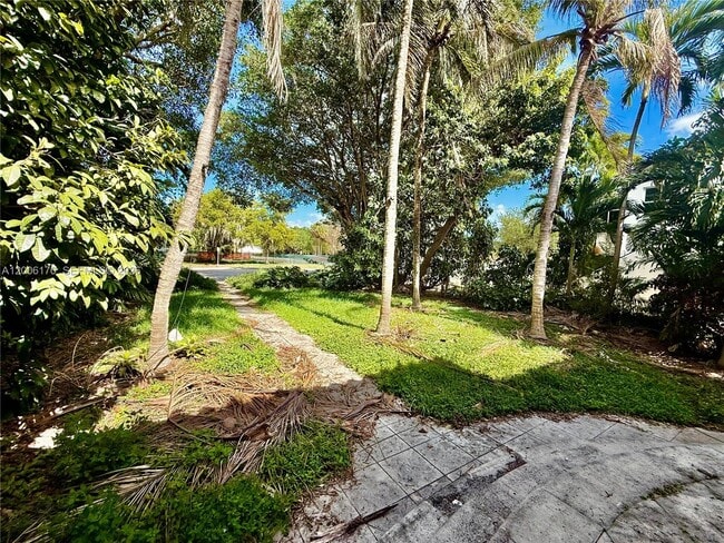 8740 NE 2nd Ave in Miami, FL - Building Photo - Building Photo