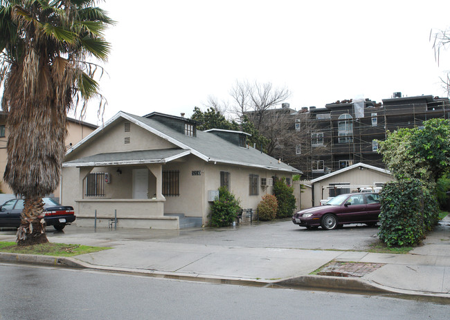 5230 Riverton Ave in North Hollywood, CA - Foto de edificio - Building Photo