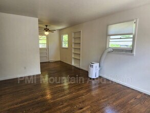 9 Friendly Hollow in Asheville, NC - Building Photo - Building Photo
