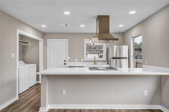 1103 Phoenix St in College Station, TX - Building Photo - Building Photo