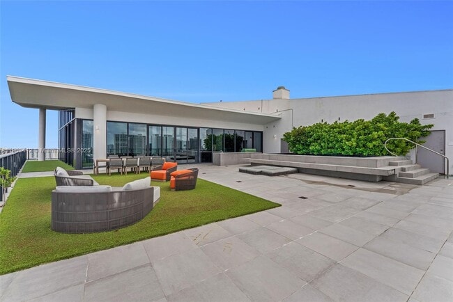 5500 Island Estates Dr in Aventura, FL - Foto de edificio - Building Photo