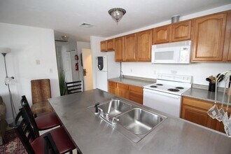 147 North St in Barnstable, MA - Building Photo - Building Photo