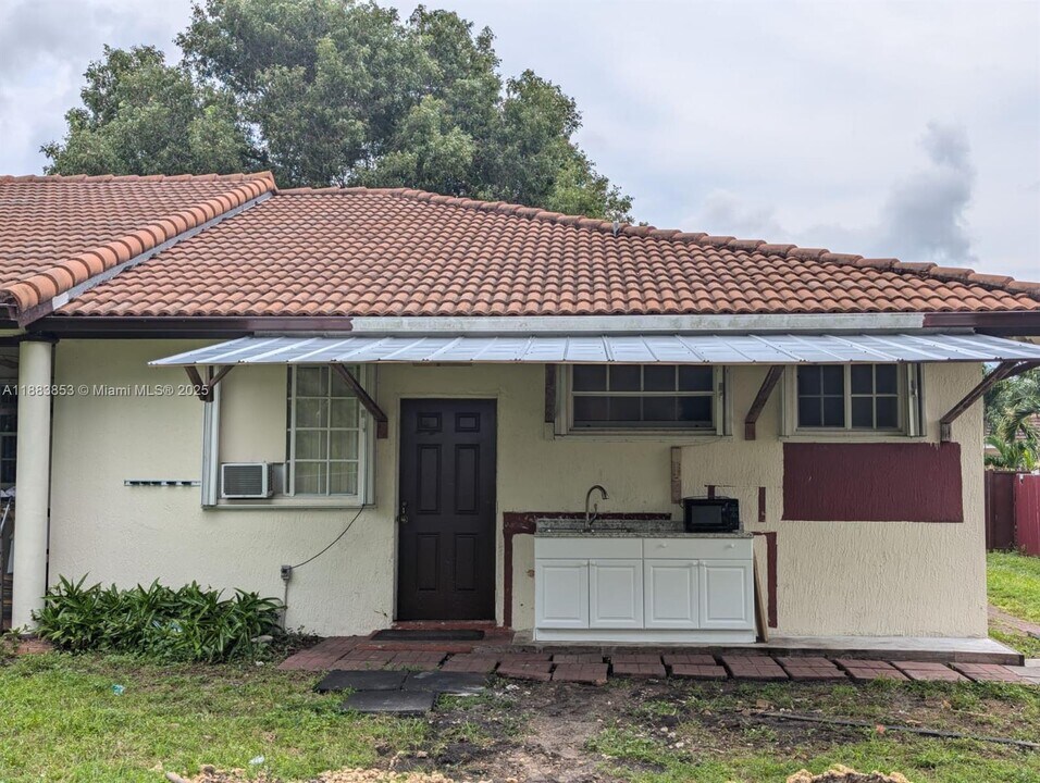 10916 SW 37th Terrace in Miami, FL - Building Photo