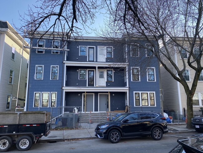 49 Savin Hill Ave, Unit 2 in Boston, MA - Building Photo - Building Photo