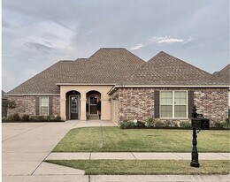 103 Chemet Rd in Youngsville, LA - Building Photo