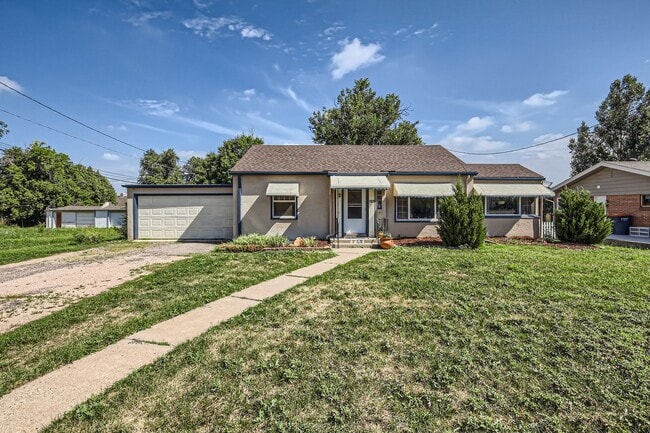 1737 W Powers Ave