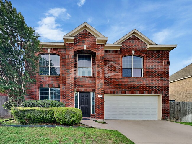 property at 4825 Summer Oaks Ln