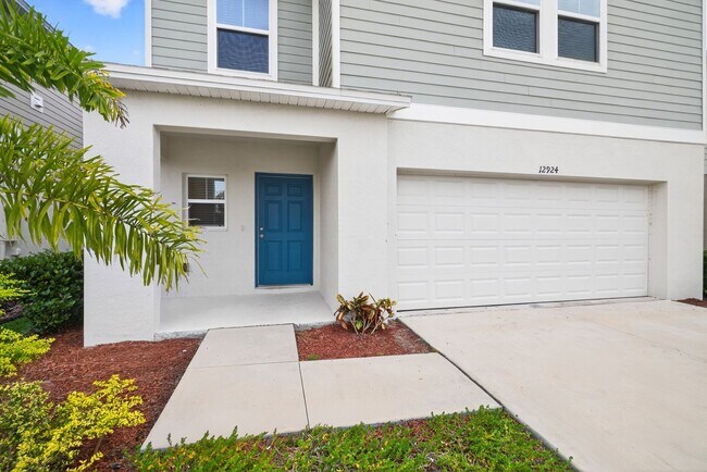 12924 Camarillo Pl in Lithia, FL - Building Photo - Building Photo