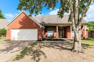 2402 Mason Dr in Hernando, MS - Building Photo