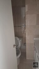 W 87th St in New York, NY - Building Photo - Building Photo