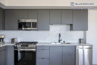 5620 De Longpre Ave in Los Angeles, CA - Building Photo - Building Photo