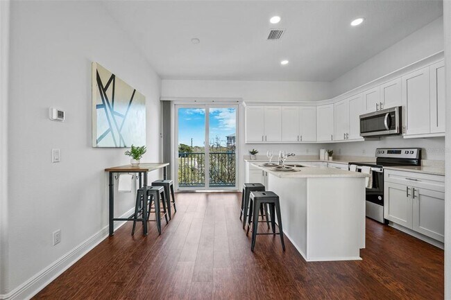 5730 Biscayne Ct in New Port Richey, FL - Building Photo - Building Photo