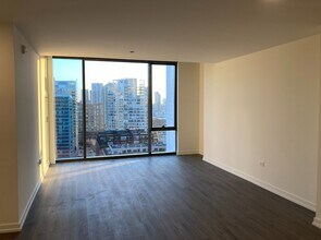 630 N Franklin St, Unit 1008 in Chicago, IL - Building Photo - Building Photo